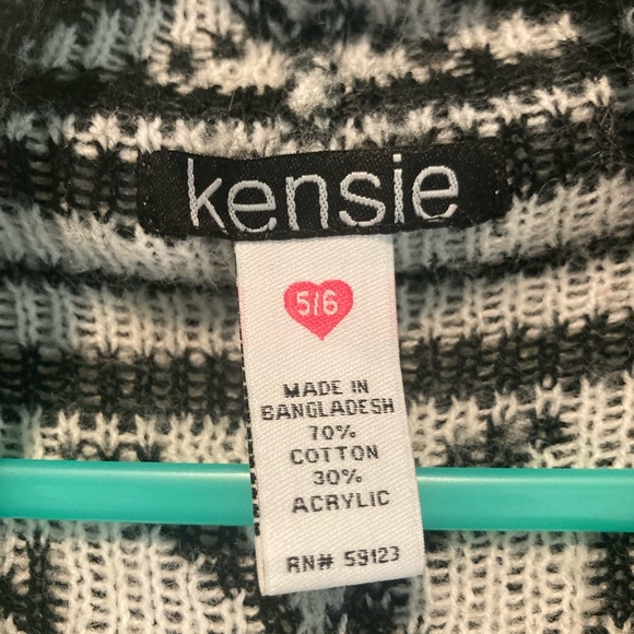 4 LITTLE GIRLS SWEATERS - Picture 11 of 11